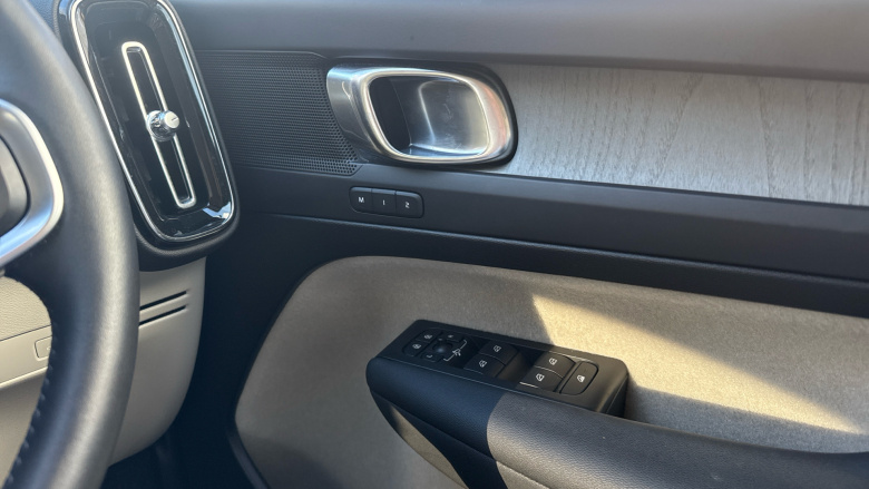 Volvo Xc40 1.5 T3 [163] Inscription Pro 5dr Geartronic Petrol Estate